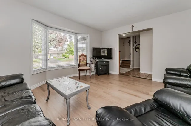 Additional image 8 of 136 St Jerome Cres