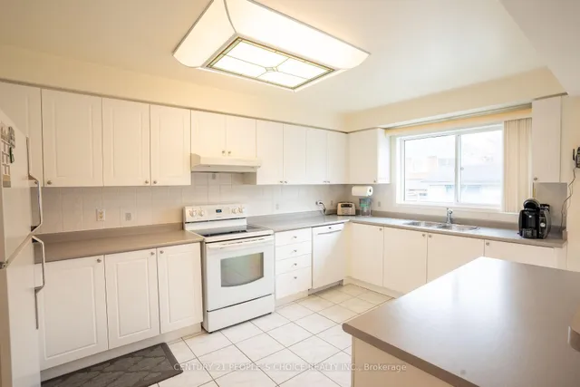 Additional image 18 of 24 Tobosa Tr