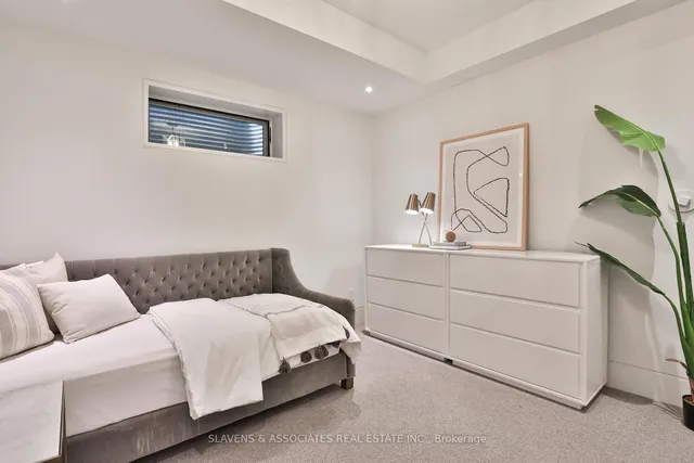 Additional image 39 of 216 Glenayr Rd