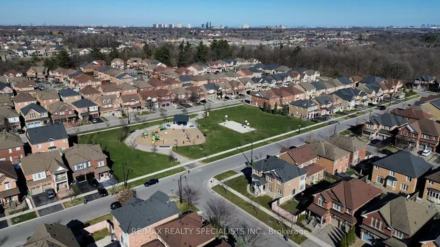 Additional image 48 of 6 QUEENPOST Dr