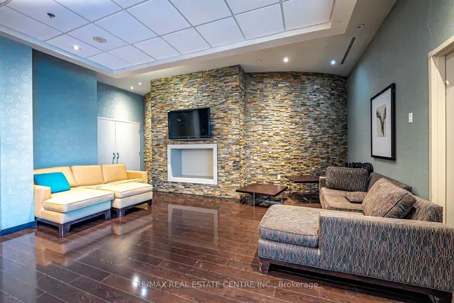 Additional image 40 of 215 Queen St Unit 505