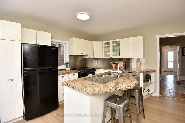 Additional image 17 of 364 Charlton Ave