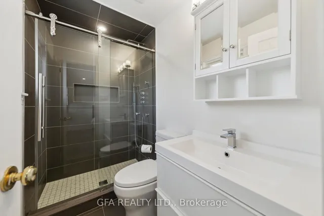 Additional image 32 of 2373 Cheverie St