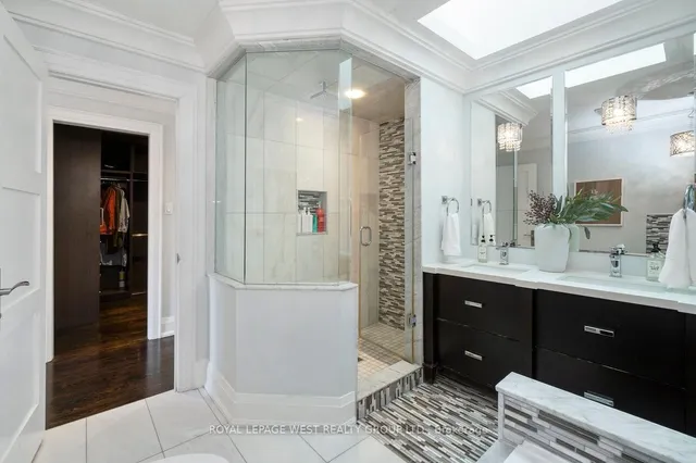 Additional image 39 of 218 Cameron Ave