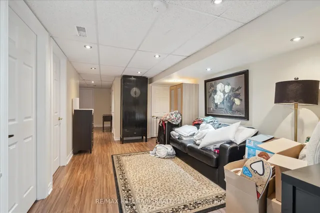 Additional image 14 of 169 Carlaw Ave