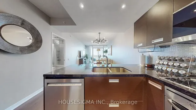 Additional image 17 of 88 Park Lawn Rd Unit 1815