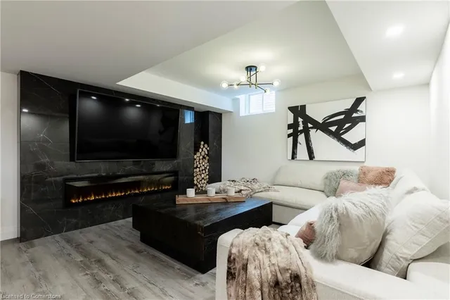 Additional image 42 of 78 Stonepine Cres