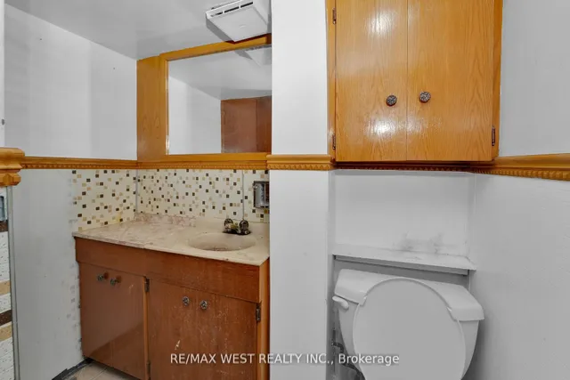 Additional image 14 of 661 Beresford Ave