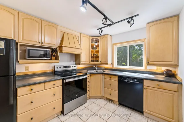 Additional image 11 of 127 Belmont Ave