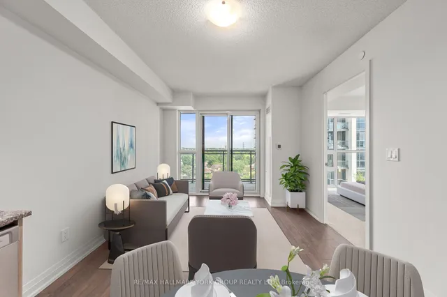 20 Meadowglen Pl Unit 903