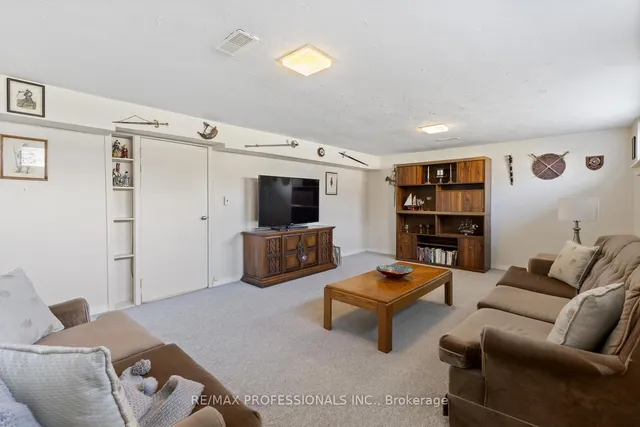Additional image 31 of 59 Wareside Rd