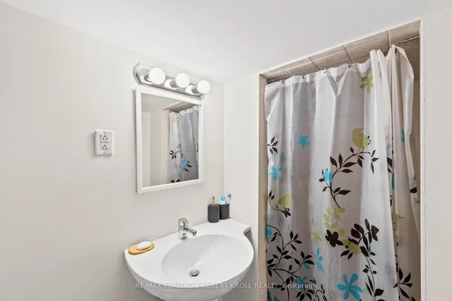 Additional image 40 of 37 Johnston Ave