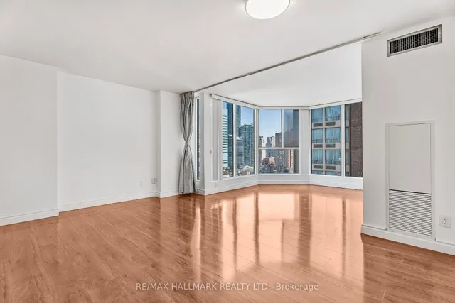 Additional image 4 of 55 Centre Ave Unit 1607