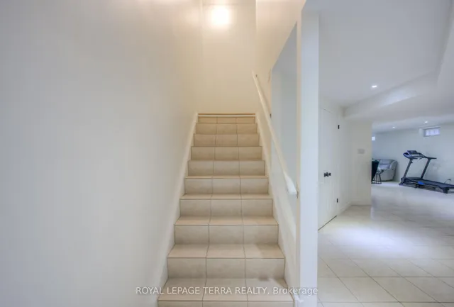 Additional image 39 of 217 1/2 Federal St