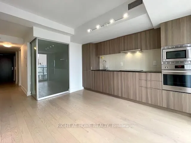 Additional image 12 of 955 Bay St Unit 2702