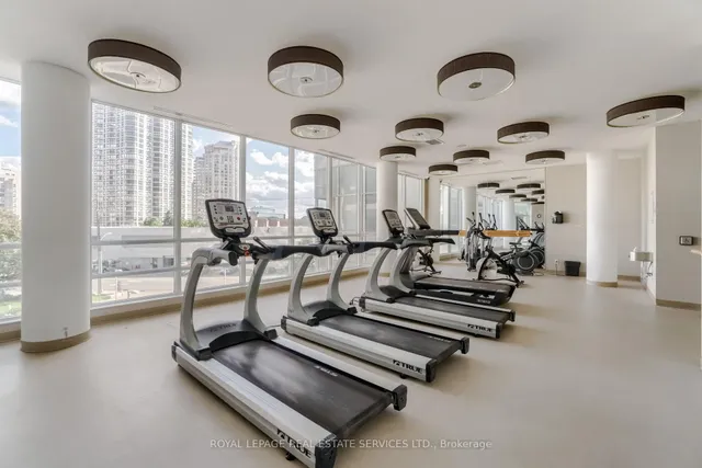 Additional image 34 of 15 Legion Rd Unit 1404