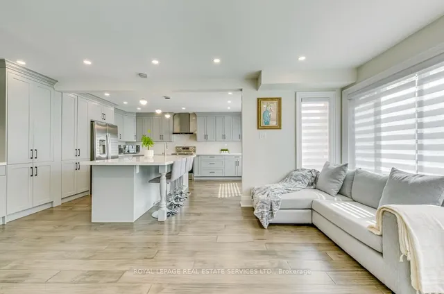 Additional image 14 of 1097 Grandeur Cres