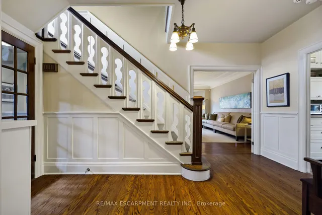 Additional image 4 of 2 Oak Knoll Dr