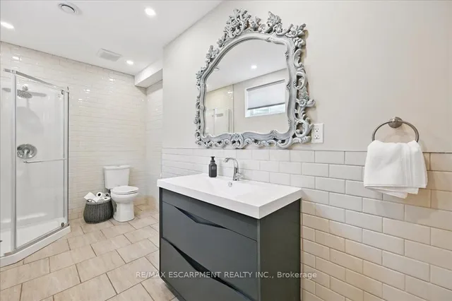 Additional image 33 of 693 King Rd