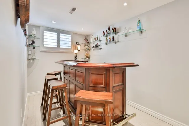 Additional image 34 of 685 CASTLEGUARD Cres