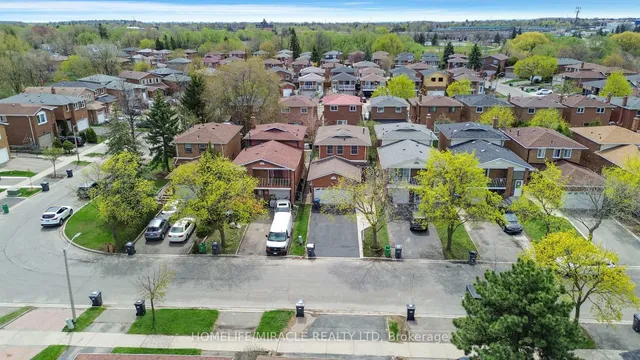Additional image 40 of 27 Deerpark Cres