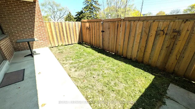 Additional image 30 of 4060 Lawrence Ave Unit 220