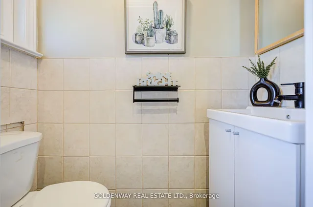 Additional image 20 of 211 Pemberton Ave