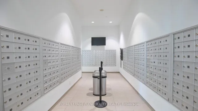 Additional image 44 of 105 The Queensway Ave Unit 415