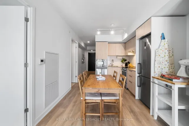 Additional image 8 of 501 Yonge St Unit 1211