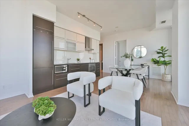 Additional image 7 of 770 Bay St Unit PH201