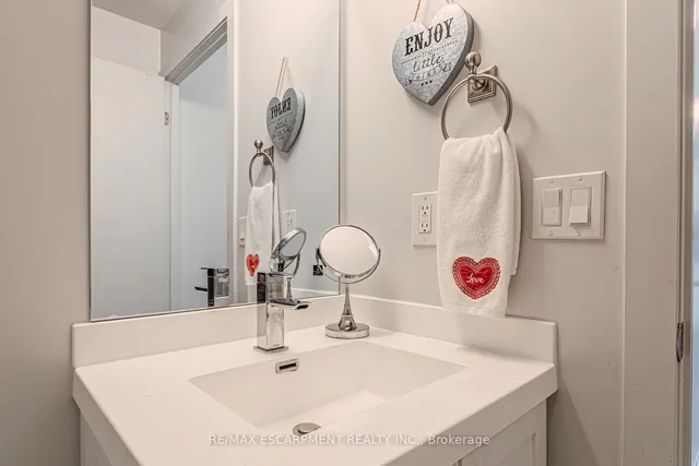 Additional image 11 of 2093 Fairview St Unit 809