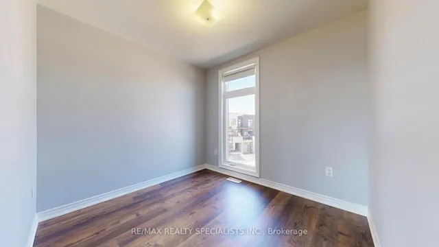 Additional image 31 of 6 QUEENPOST Dr