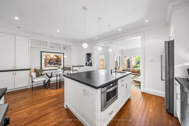 Additional image 10 of 112 Glencairn Ave