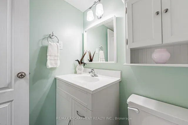 Additional image 17 of 975 WARWICK Crt Unit 706