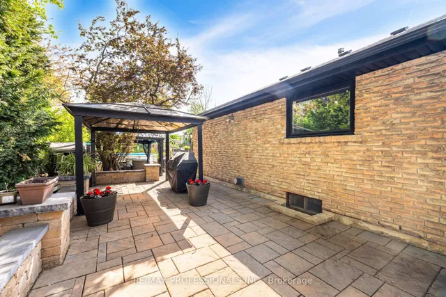 Additional image 37 of 52 Lorraine Cres