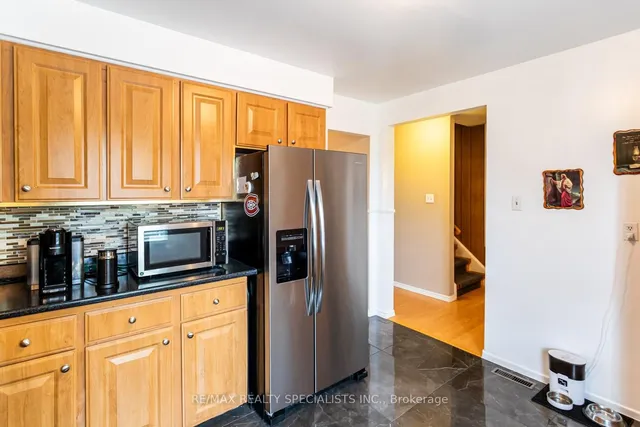 Additional image 16 of 405 Hyacinthe Blvd Unit 83