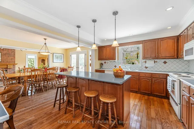 Additional image 9 of 42 Fernbrook Cres