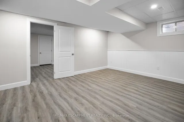 Additional image 30 of 6 Barbara Crt