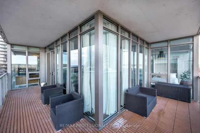 Additional image 18 of 88 Park Lawn Rd Unit 911