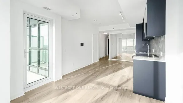 Additional image 13 of 405 Dundas St Unit 722