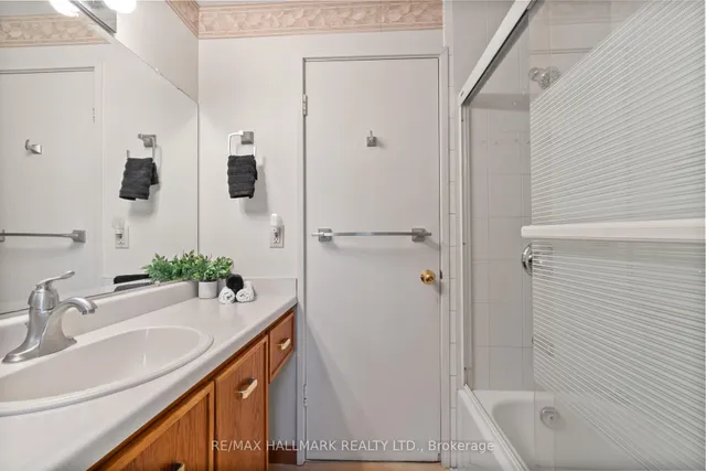 Additional image 16 of 27 Oakley Blvd