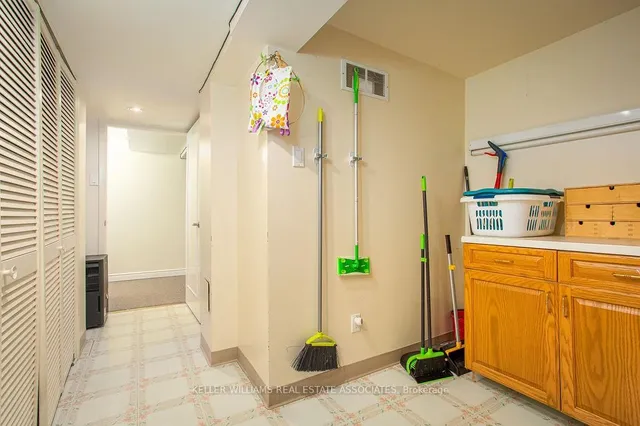 Additional image 31 of 2216 Upper Middle Rd Unit 3