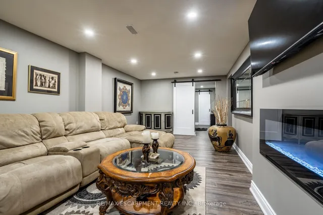 Additional image 31 of 19 East 44th St