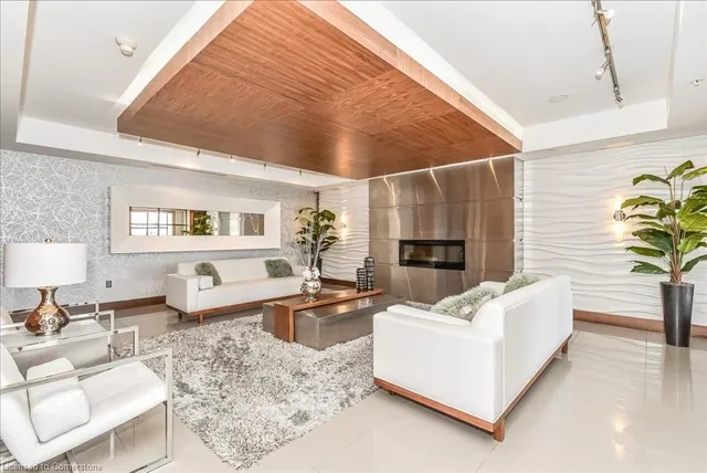 Additional image 4 of 112 Benton St Unit 317