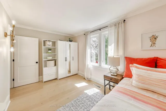 Additional image 24 of 351 Roehampton Ave