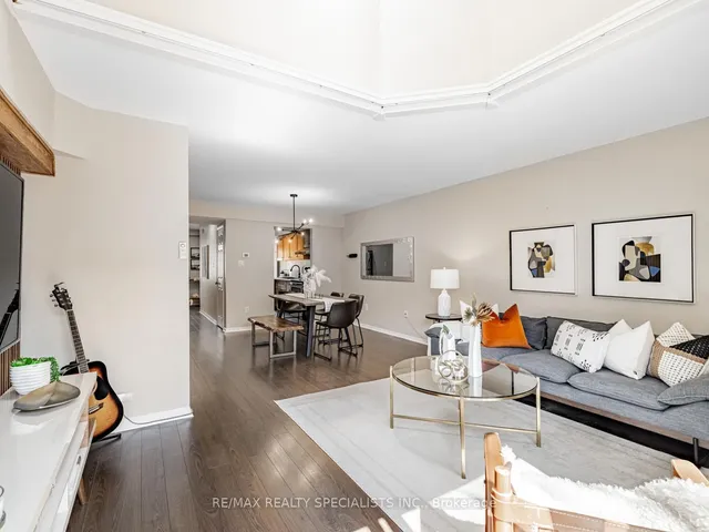 Additional image 16 of 2055 WALKERS Line Unit 227