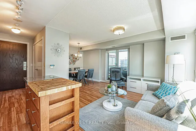 Additional image 6 of 80 Western Battery Rd Unit 2311