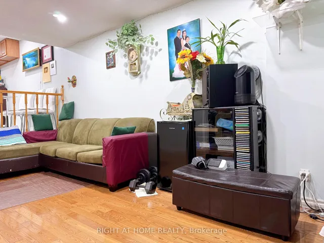 Additional image 12 of 2901 Jane St Unit 101