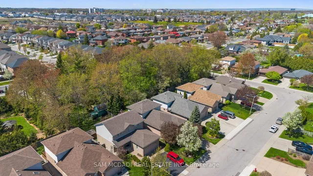 Additional image 36 of 18 Naples Blvd