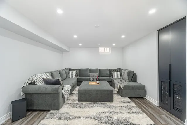 Additional image 38 of 105 Royal West Dr